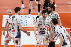 开云体育官网-关于瓦伦西亚迎欧联关键赛，转会期豪取连胜，更衣室稳定，更衣室氛围转暖的信息